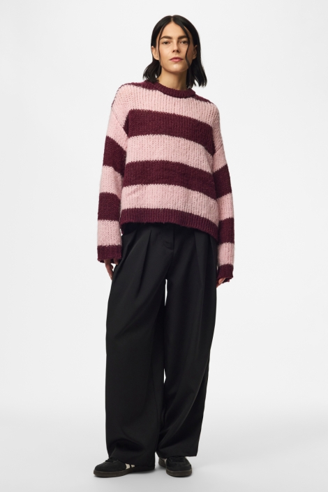 Pieces bordeaux dames trui | Model vooraanzicht