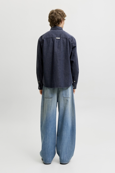 Jack & Jones blauwe heren overhemd | Model achteraanzicht