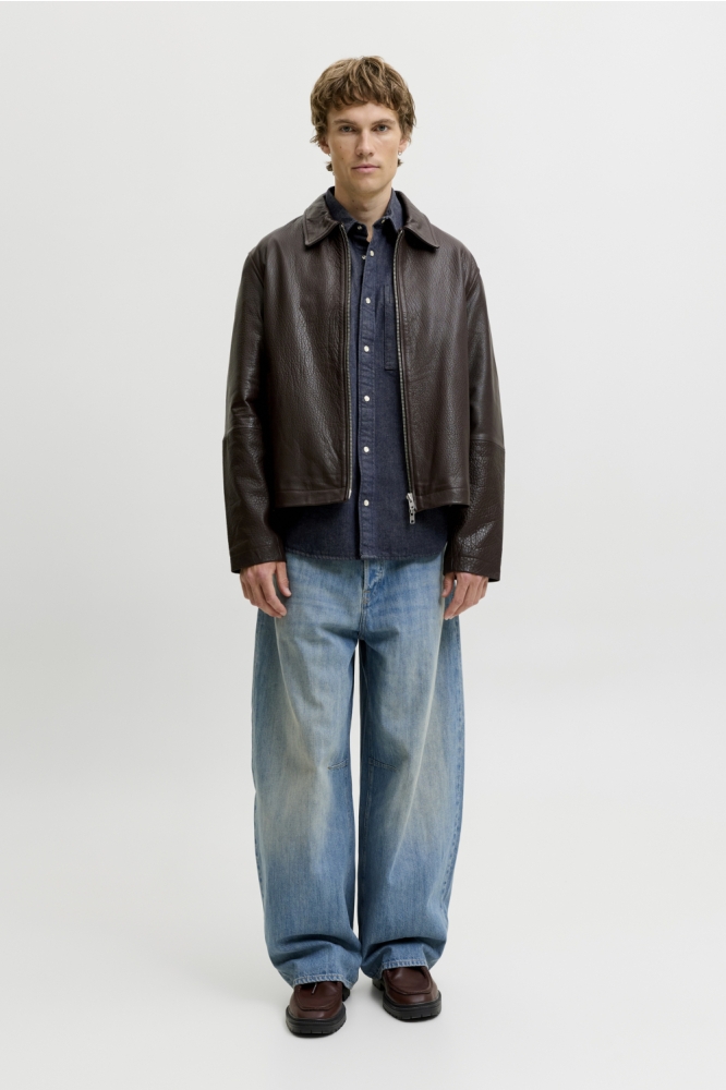 Jack & Jones blauwe heren overhemd | Sfeerbeeld, In situatie