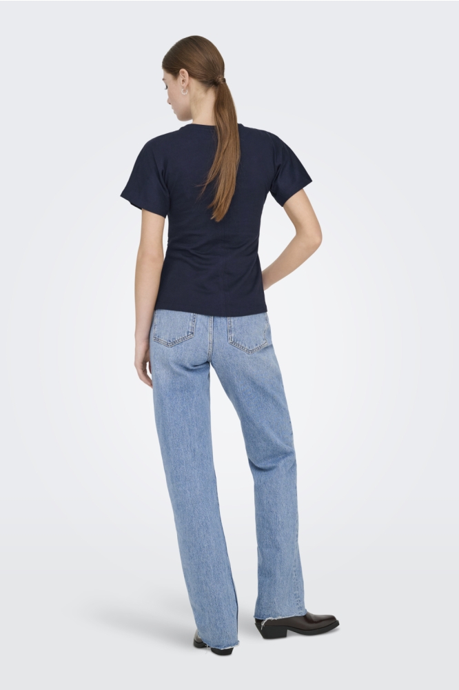 Only blauwe dames t-shirt | Model achteraanzicht