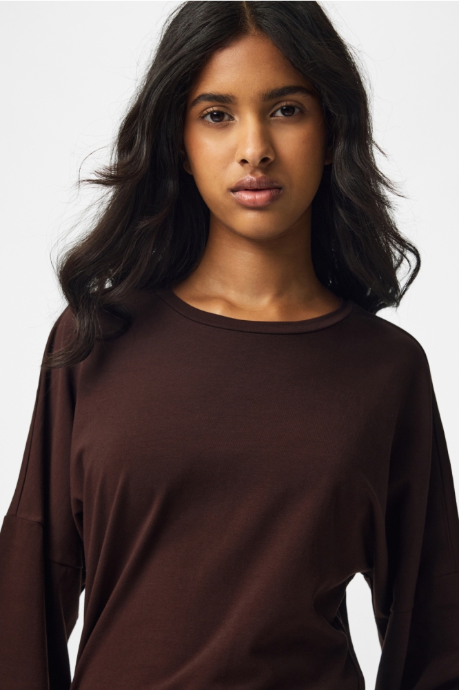 Pieces bruine dames t-shirt | Close up