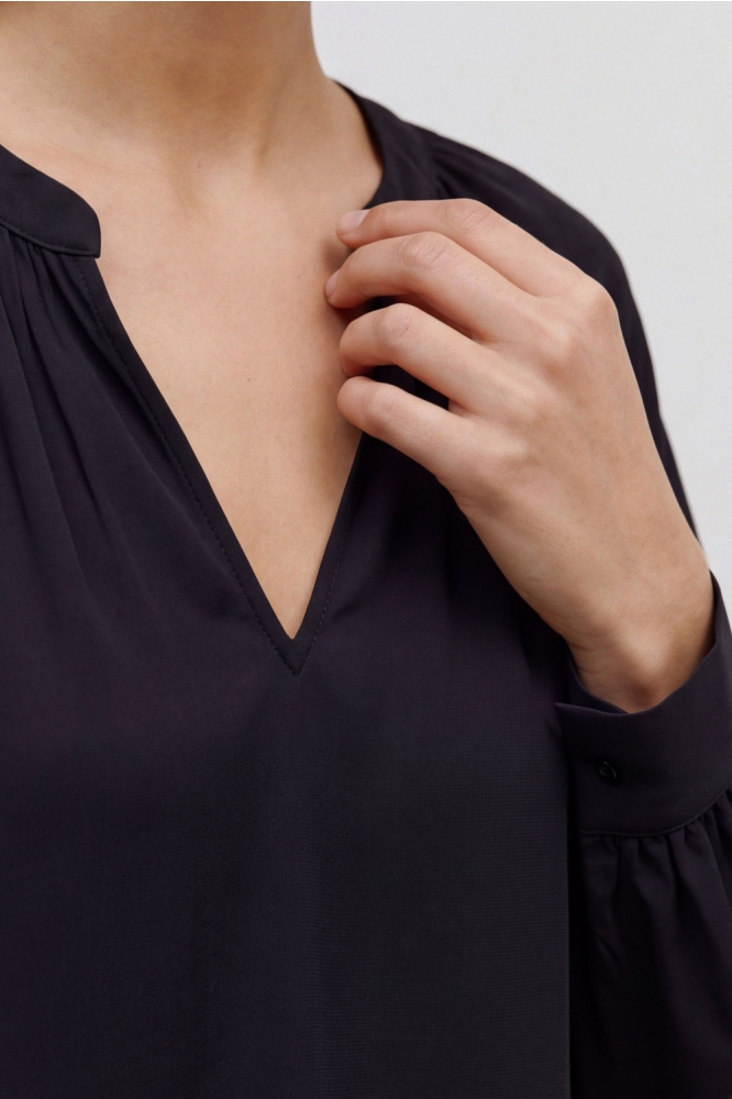 Vero Moda zwarte dames blouse | Close up