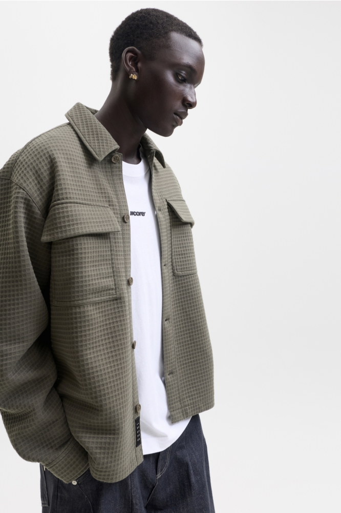 Jack & Jones groene heren overhemd | Model zijaanzicht