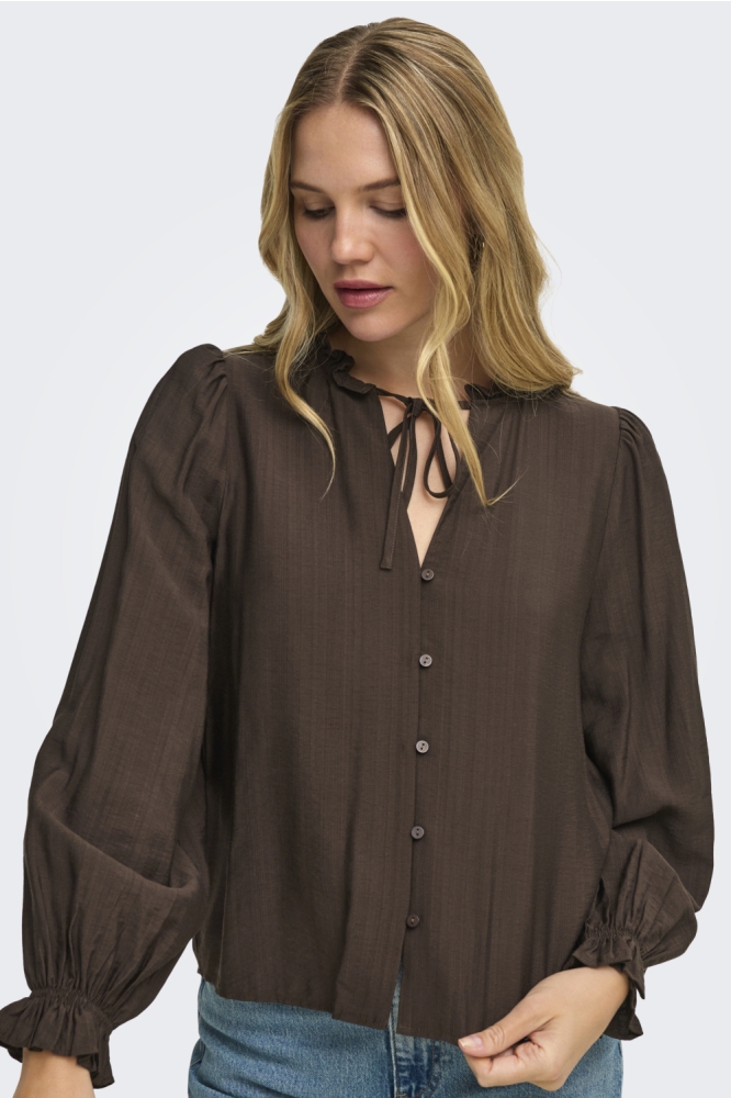 Jacqueline de Yong bruine dames blouse | Model vooraanzicht