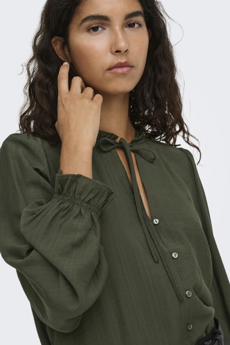 Jacqueline de Yong groene dames blouse | Close up