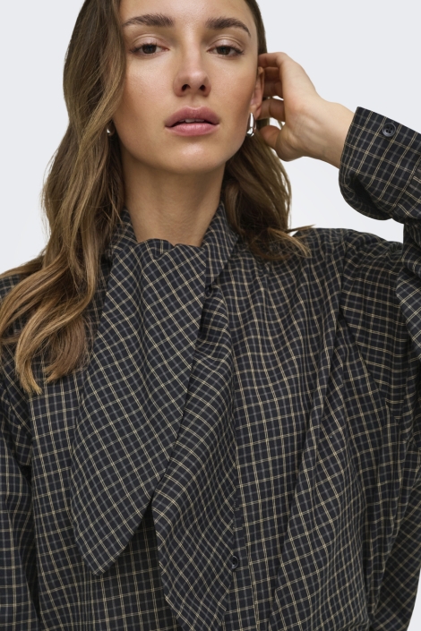Jacqueline de Yong zwarte dames blouse | Close up