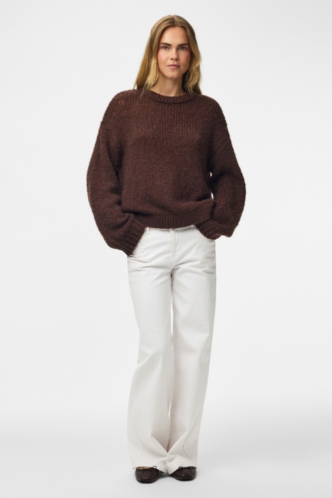 Pieces bruine dames trui | Model vooraanzicht