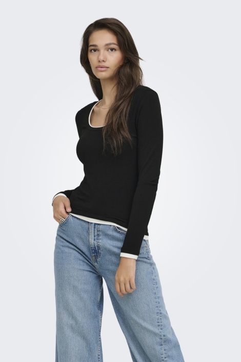 Only zwarte dames t-shirt | Model vooraanzicht