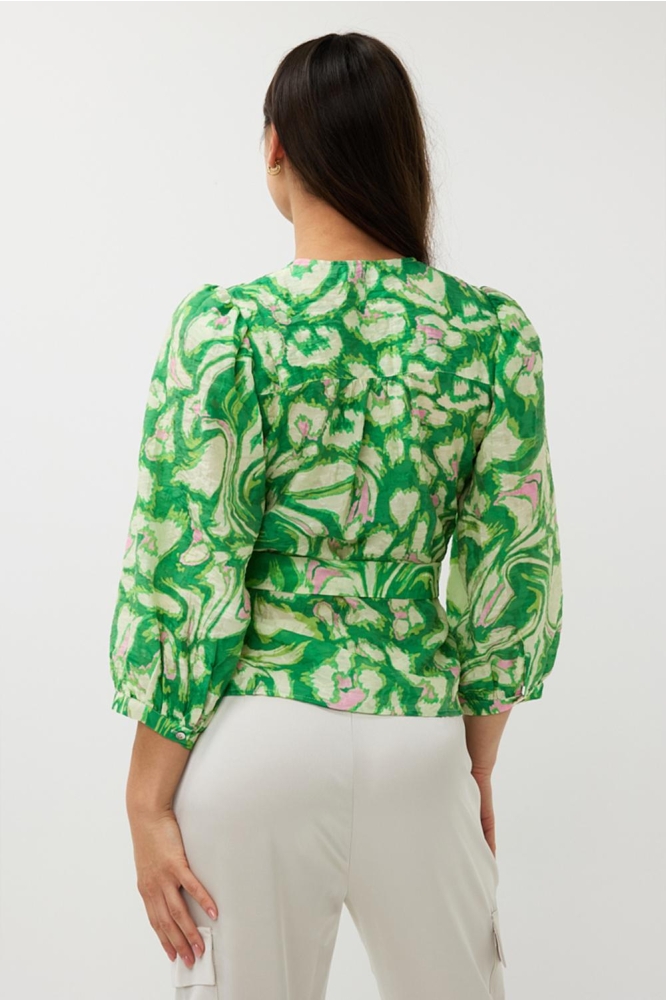 EsQualo groene dames blouse | Model achteraanzicht