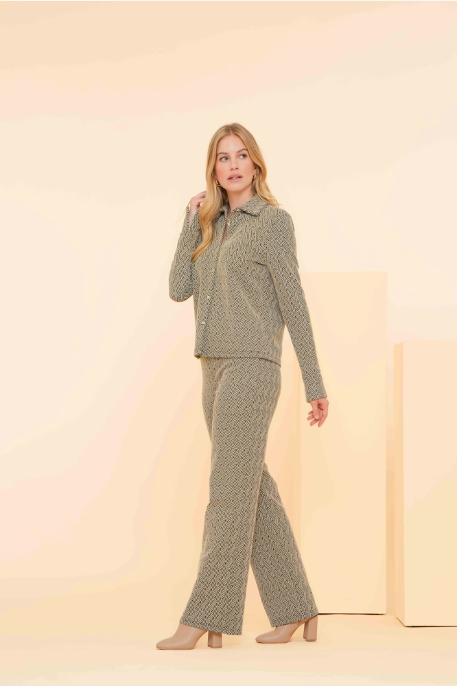 Geisha zwarte dames blouse | Model zijaanzicht