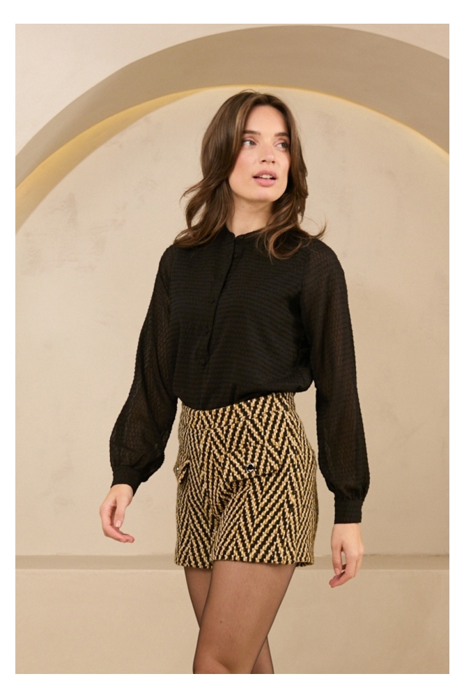 Lofty Manner zwarte dames blouse | Model vooraanzicht