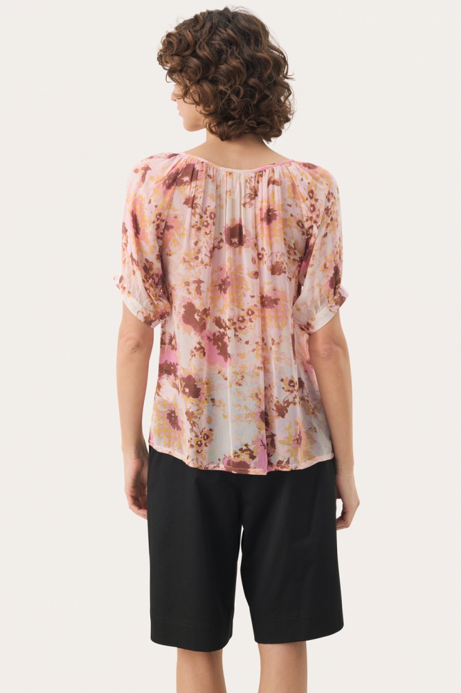 Part Two roze dames blouse | Model achteraanzicht