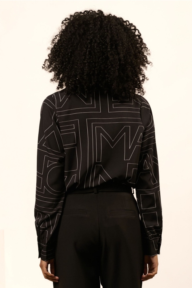 Lofty Manner zwarte dames blouse | Model achteraanzicht