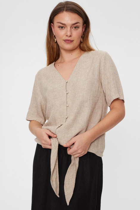 Freequent beige dames blouse | Model vooraanzicht