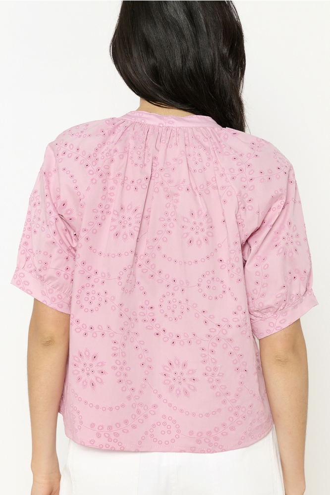 LolaLiza roze dames blouse | Model achteraanzicht