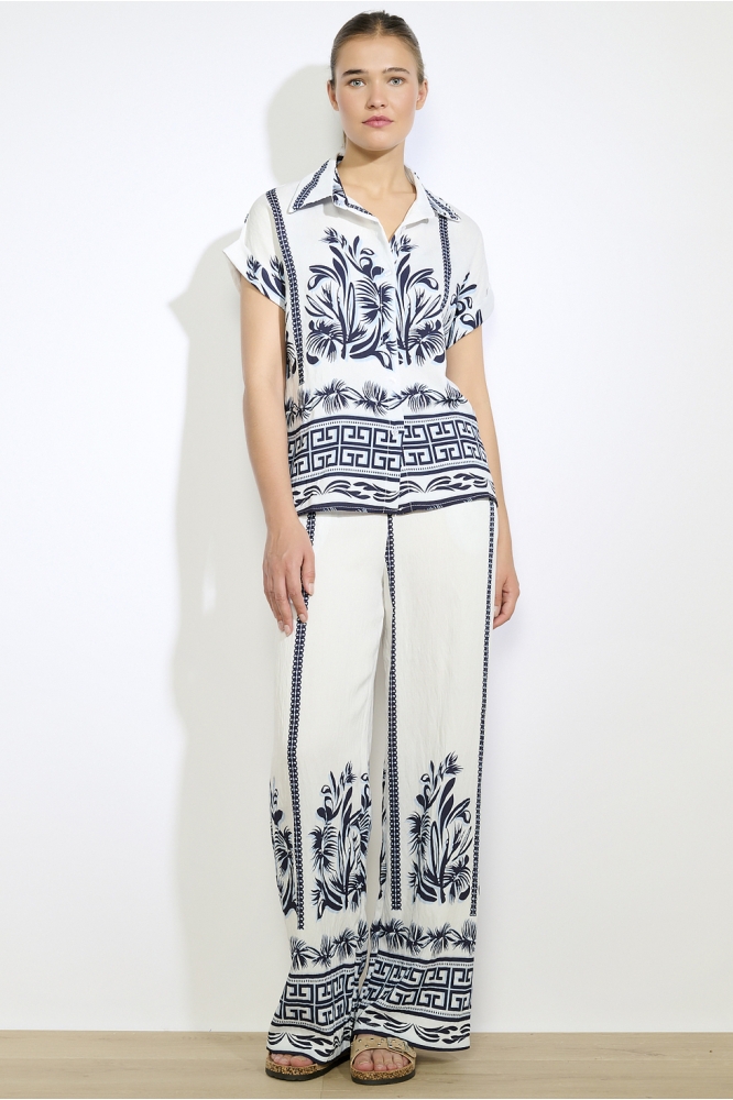 LolaLiza blauwe dames blouse | Model