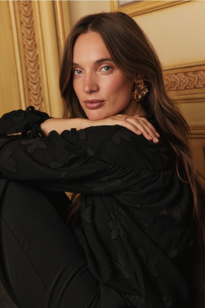 Lofty Manner zwarte dames blouse | Close up