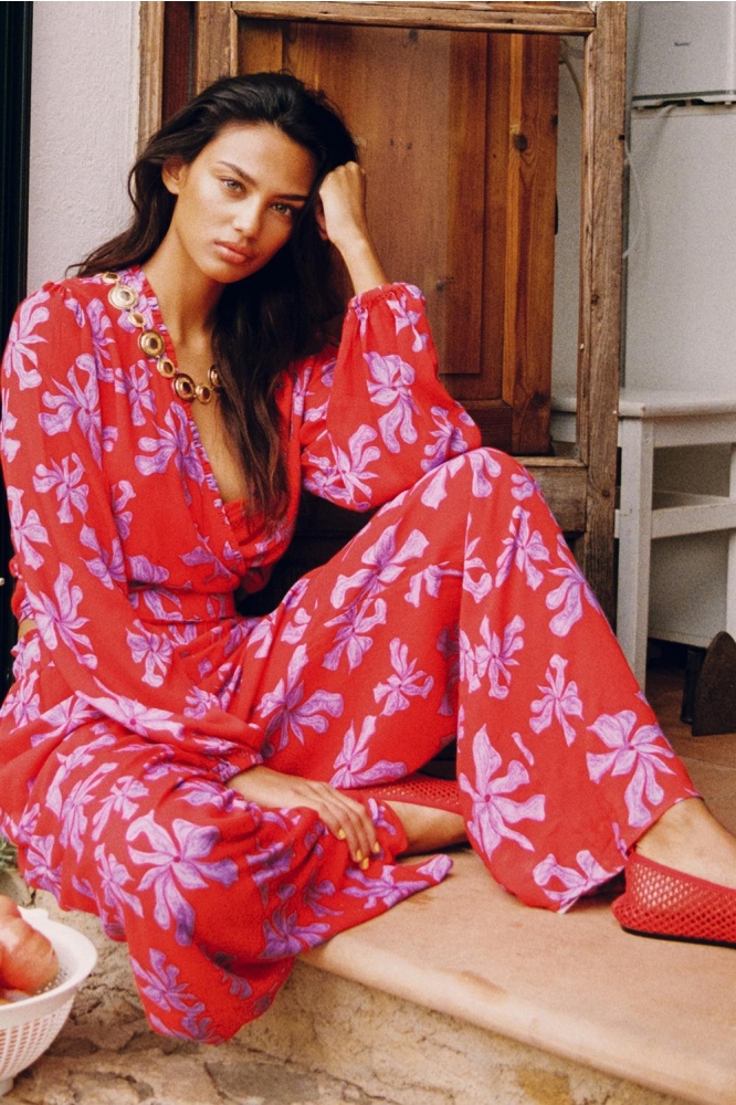 Harper & Yve rode dames blouse | Sfeerbeeld, In situatie