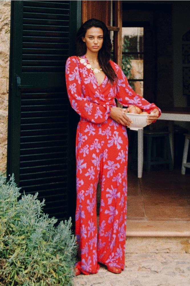 Harper & Yve rode dames blouse | Sfeerbeeld, In situatie