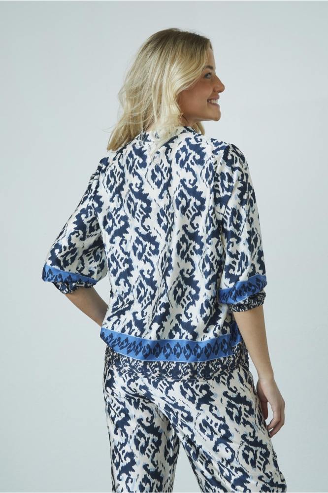 SisterS point beige dames blouse | Model achteraanzicht