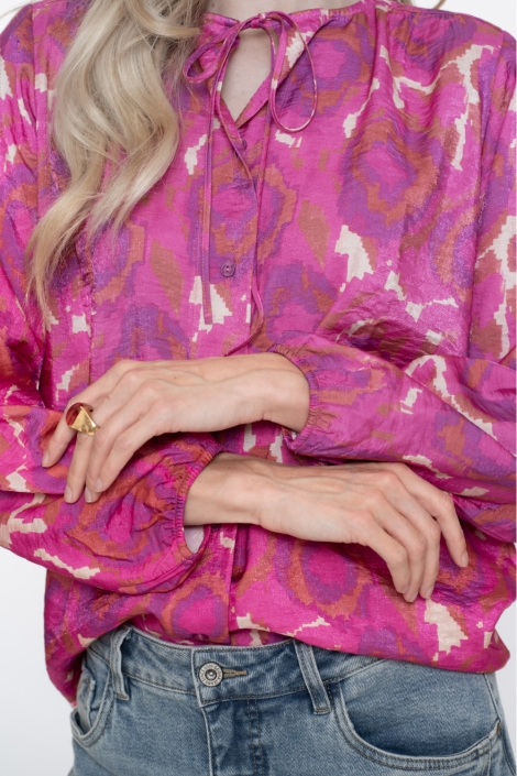 Geisha roze dames blouse | Close up
