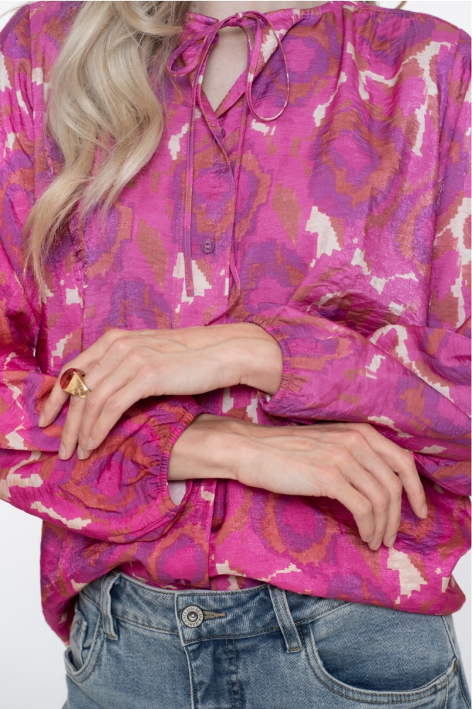 Geisha roze dames blouse | Close up