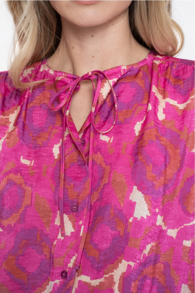 Geisha roze dames blouse | Kleurstaal