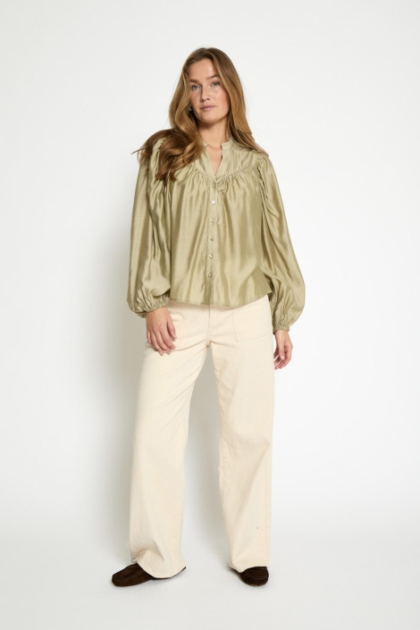 Peppercorn groene dames blouse | Model