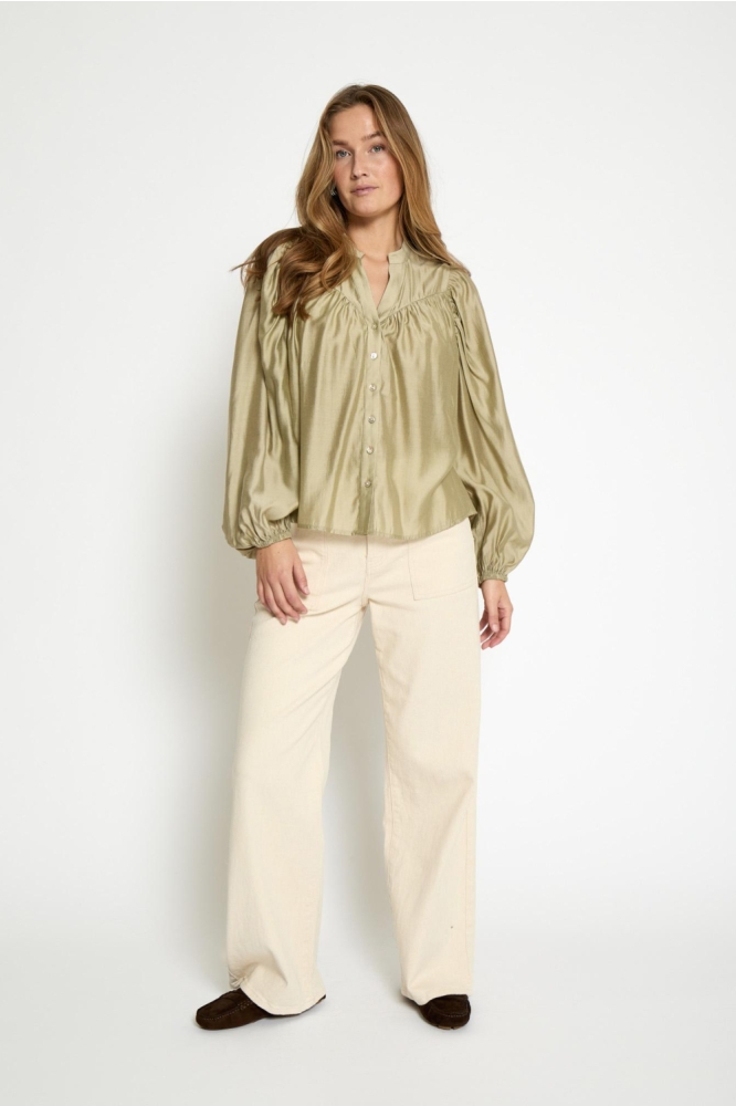 Peppercorn groene dames blouse | Model