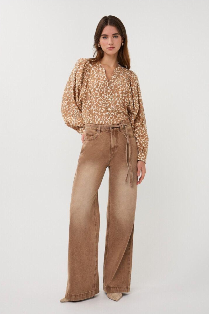 EsQualo camel dames blouse | Model vooraanzicht