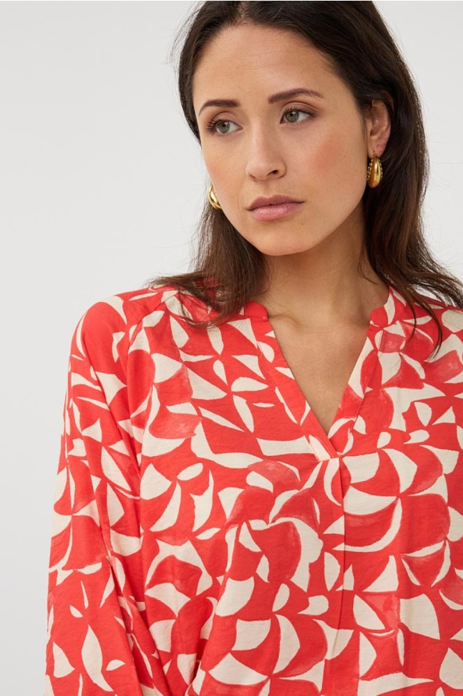 EsQualo rode dames blouse | Close up