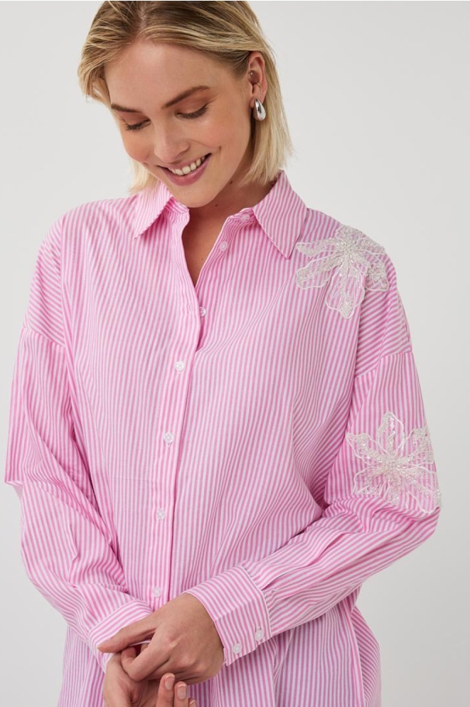 EsQualo roze dames blouse | Model vooraanzicht
