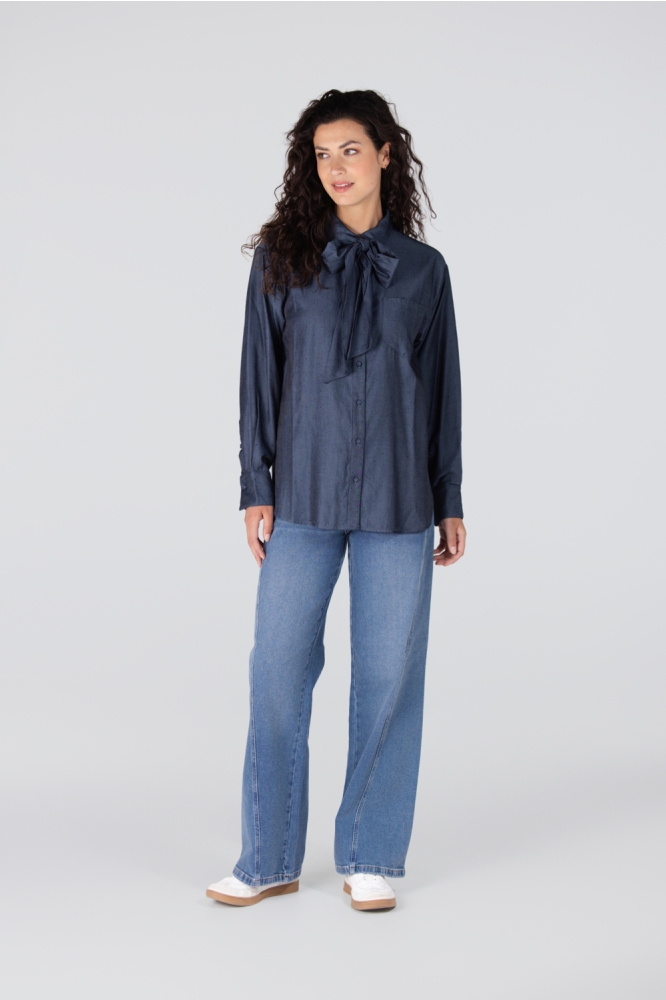 Juffrouw Jansen blauwe dames blouse | Model