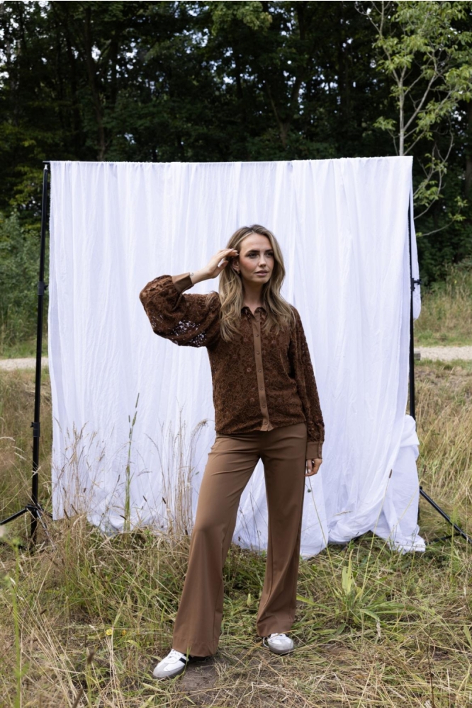 Kimara cognac dames blouse | Model