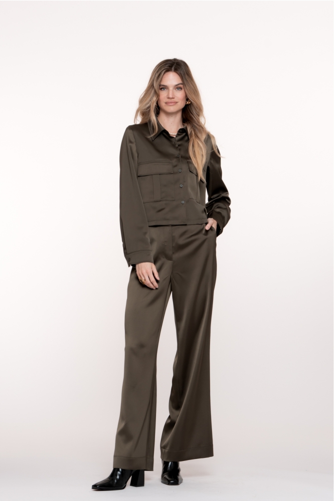 Geisha groene dames blouse | Model achteraanzicht