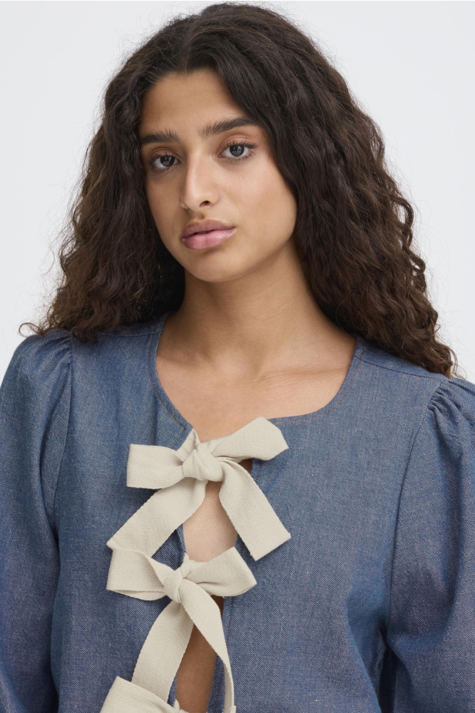 Ichi blauwe dames blouse | Close up