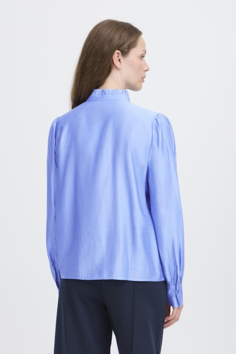 Ichi blauwe dames blouse | Model achteraanzicht