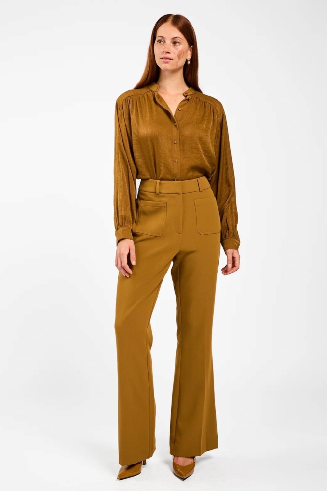 Aaiko camel dames blouse | Model