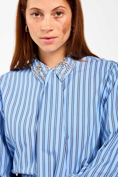 Aaiko blauwe dames blouse | Close up