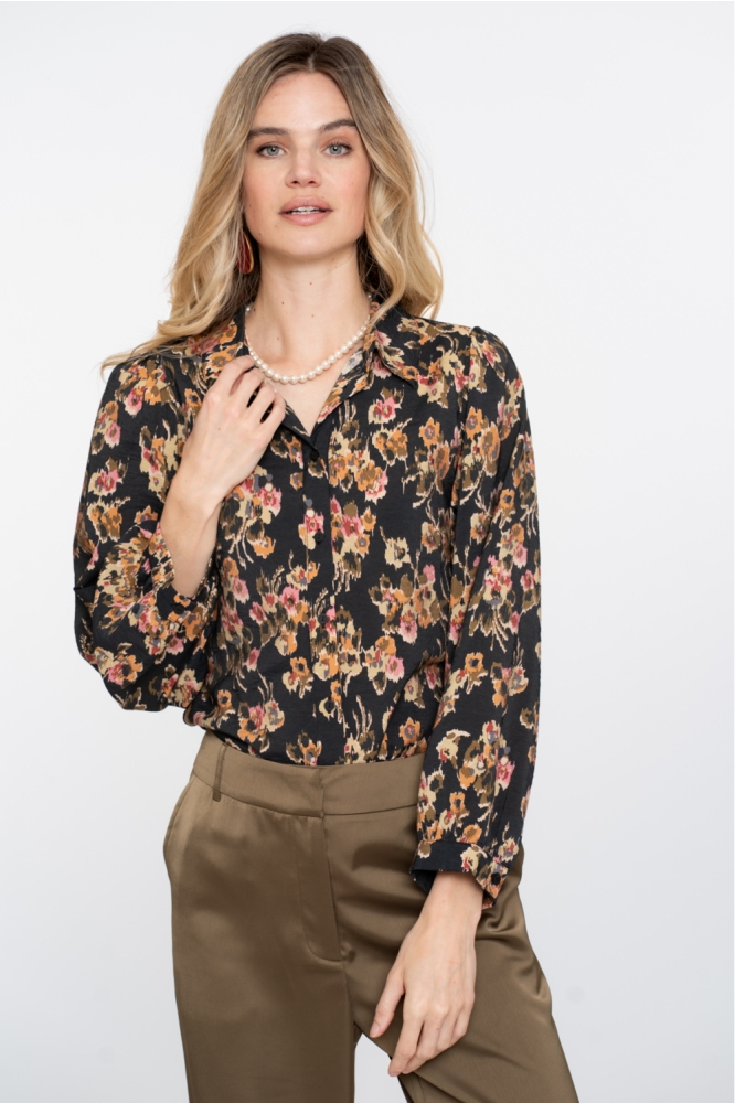 Geisha zwarte dames blouse | Model vooraanzicht