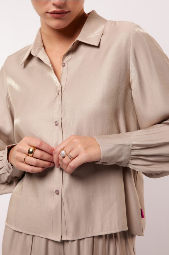 Fluresk beige dames blouse | Close up
