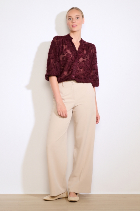 LolaLiza bordeaux dames blouse | Model