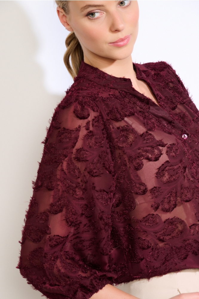 LolaLiza bordeaux dames blouse | Close up