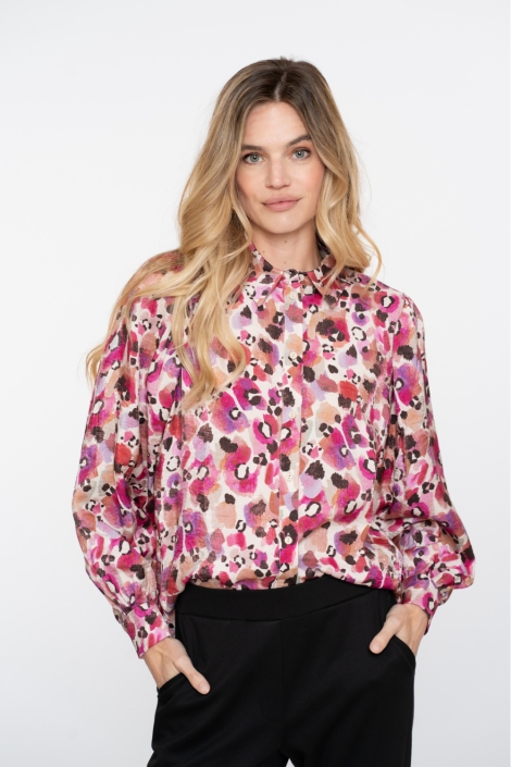 Geisha roze dames blouse | Model vooraanzicht