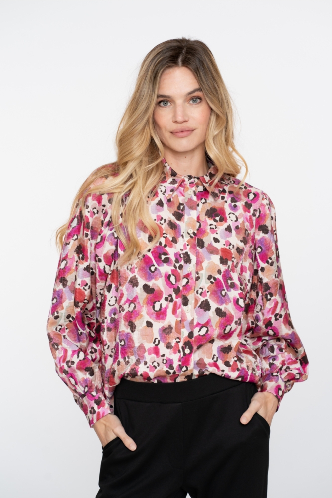 Geisha roze dames blouse | Model vooraanzicht