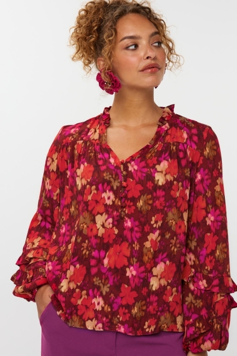 Ydence roze dames blouse | Model vooraanzicht