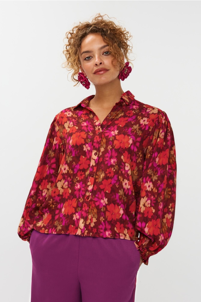 Ydence roze dames blouse | Model