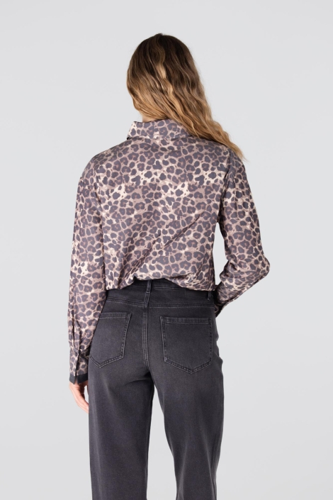 Juffrouw Jansen multi color dames blouse | Model achteraanzicht