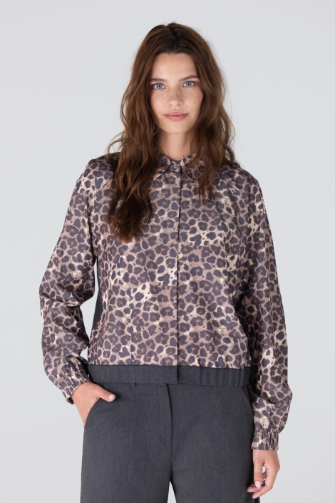 Juffrouw Jansen multi color dames jas | Model vooraanzicht