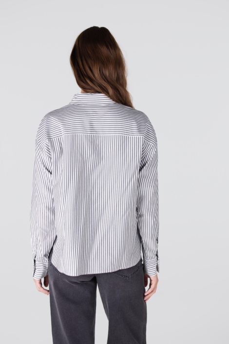 Juffrouw Jansen grijze dames blouse | Model achteraanzicht